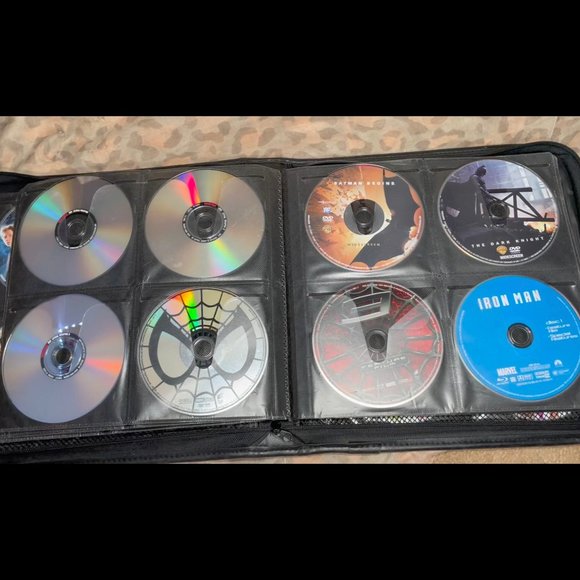 Binder of 137 Discs - Bluray and DVDs - Disney/True Blood/Shrek/Futurama/ATHF - Picture 4 of 15